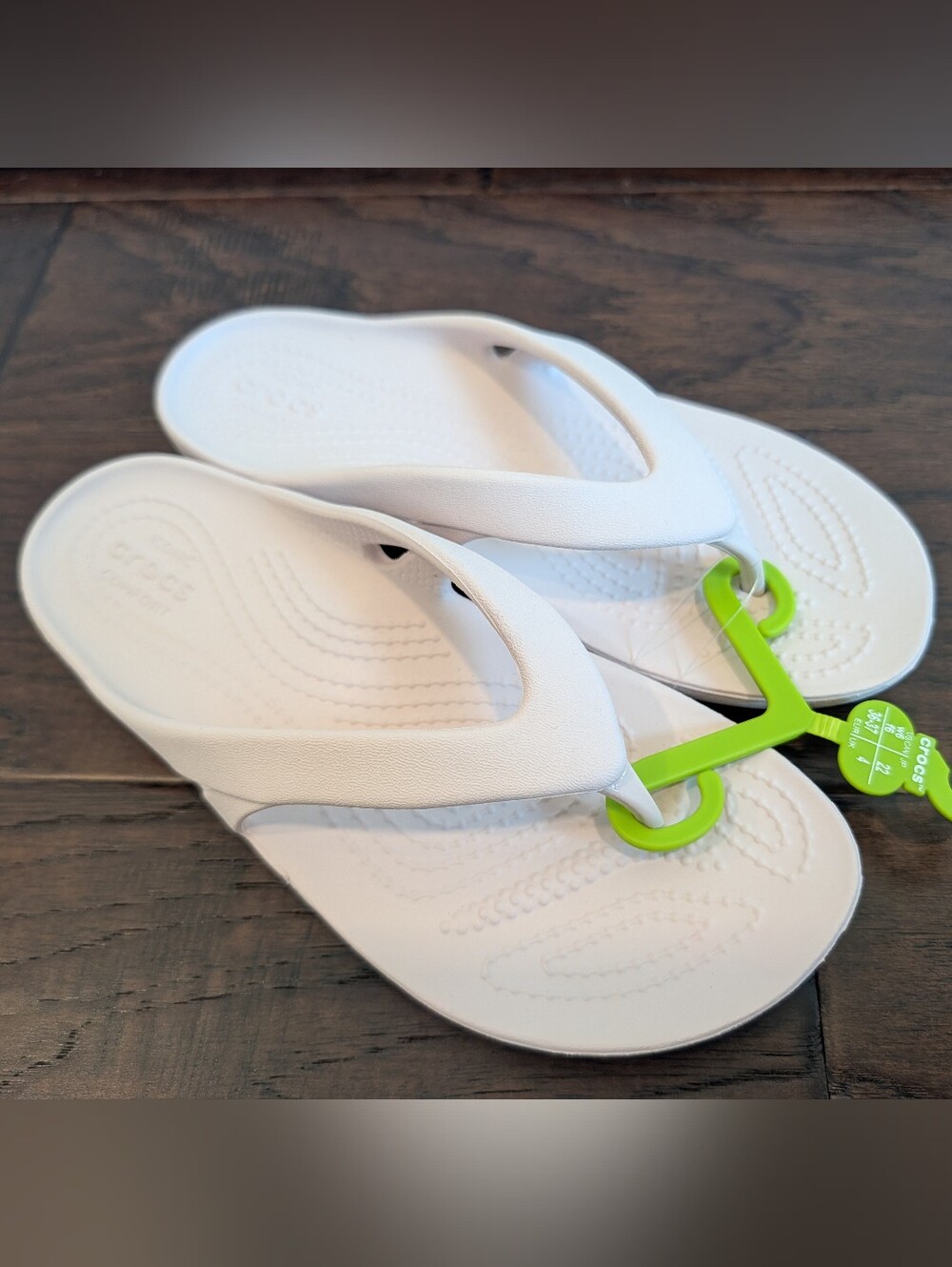 New! CROCS Women's Pale Pink Flip Flops  Casual Sandals Size 6
